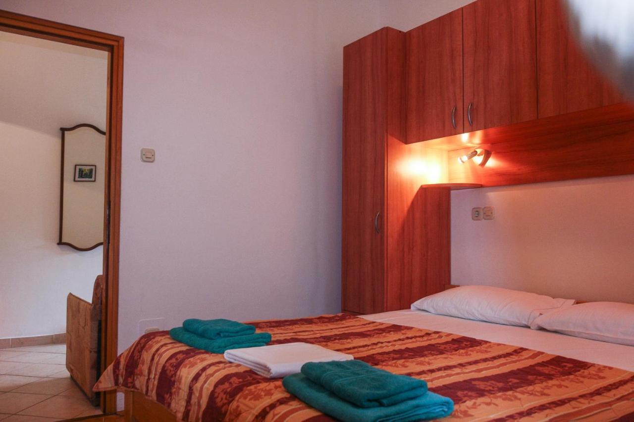 Apartment Suzy Vantacici Bagian luar foto