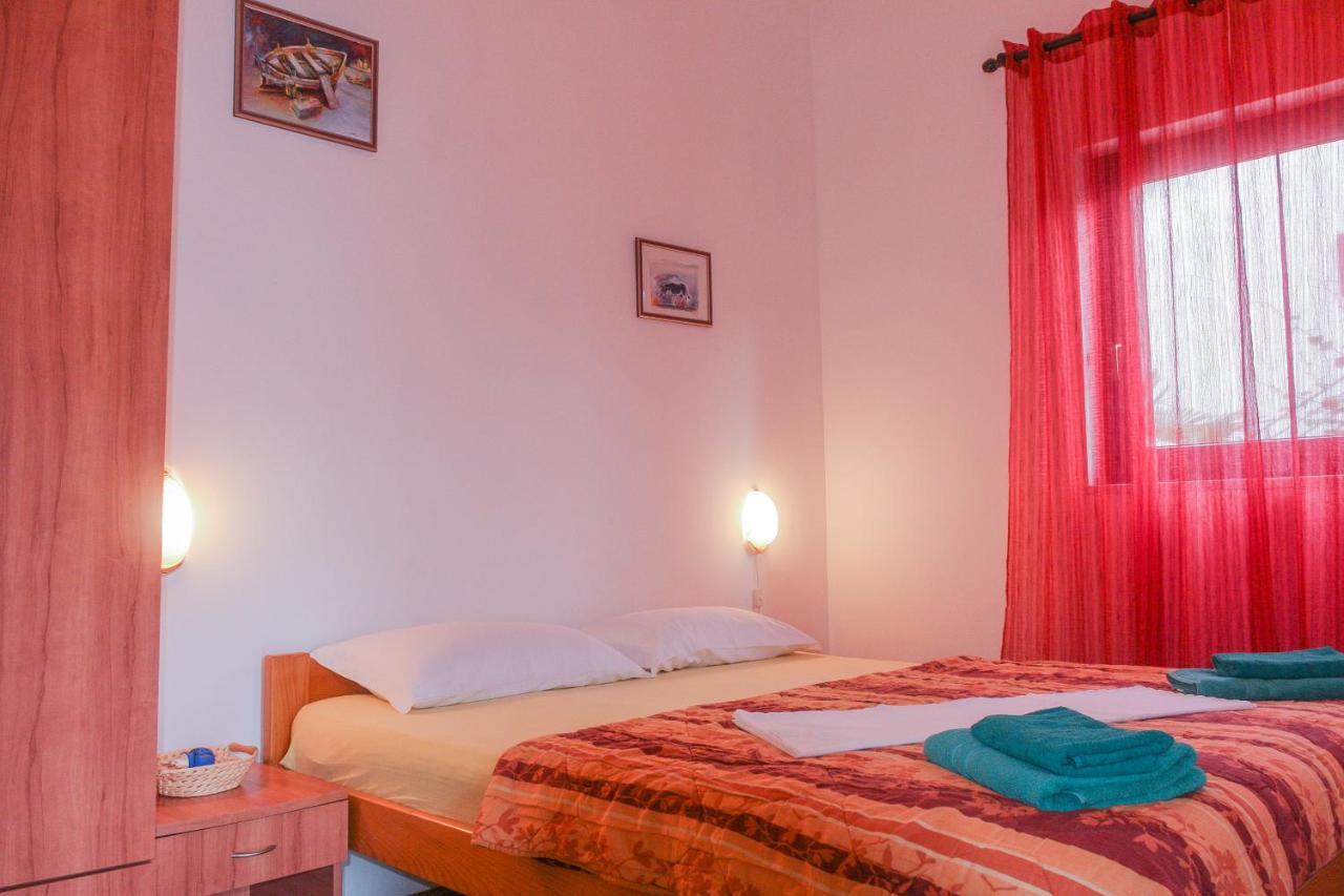 Apartment Suzy Vantacici Bagian luar foto